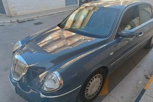 Lancia Thesis- 2002