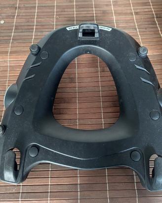 Piastra bauletto givi BMW f800gs