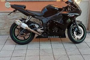 Yamaha R6