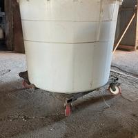 Carrelli per trasporto mastelli