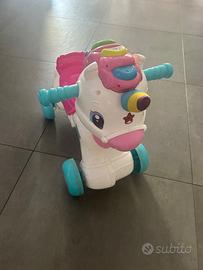 Cavalcabile a dondolo unicorno