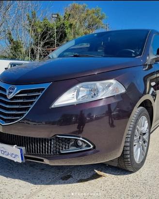 Lancia Ypsilon 1.2 69 CV 5 porte Gold