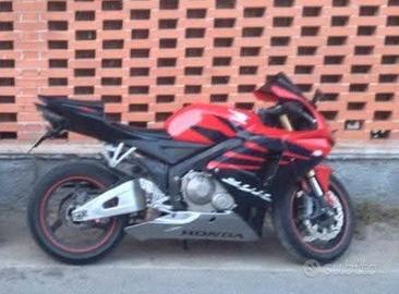 CBR 600 RR Perfetto Doppie Carene R/N  originali 