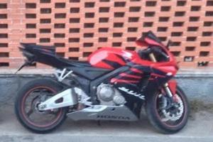 CBR 600 RR Perfetto Doppie Carene R/N  originali 