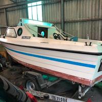 Gobbi cabinato 5 mt, con carrello e motore