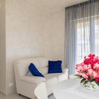 Fronte mare con piscine nuovo