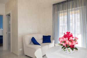 Fronte mare con piscine nuovo