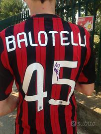 Maglia BALOTELLI autografata da lui!!!!