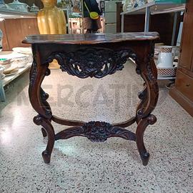 COMODINO MOSSO INTAGLIATO