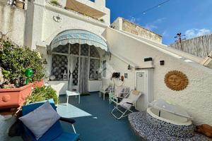 4 LOCALI A SERRARA FONTANA