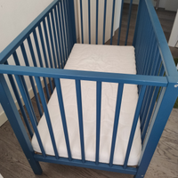 Lettino in legno Picci colore blu