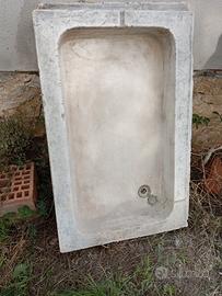 Antico lavandino in marmo toscano