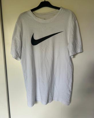 maglietta nike
