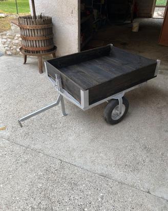 Carretto per trattorino rasaerba