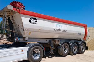 Semirimorchio ribaltabile