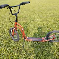 monopattino a ruote alte 