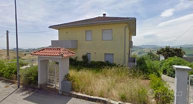 Casale in località Mutignano frazione di Pineto