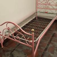 Struttura letto in ferro battuto