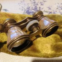 Binocoli antichi da teatro in madreperla