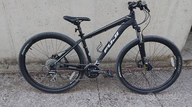 Mountain bike fuji Nevada