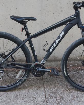 Mountain bike fuji Nevada