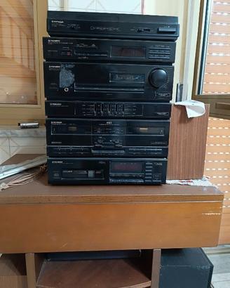 Stereo vintage pioneer con giradischi