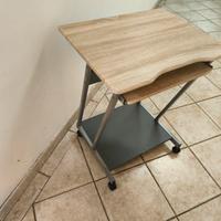 scrivania tavolino porta pc