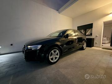 Audi A3 1.6 business s-tronic