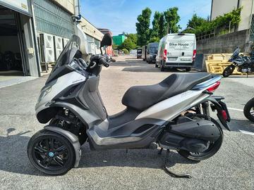 PIAGGIO MP3 300 hpe Abs