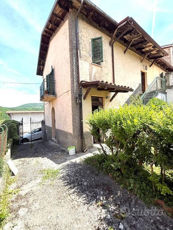 Villa di 95 m² con 4 locali a Petrella Salto - View 2