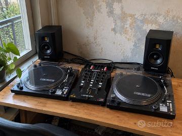 Set DJ: Reloop RP-7000 MK2, Xone:23C e ADAM Audio