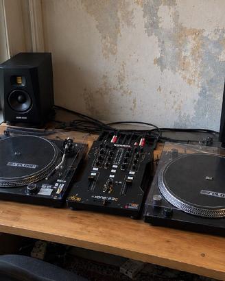Set DJ: Reloop RP-7000 MK2, Xone:23C e ADAM Audio