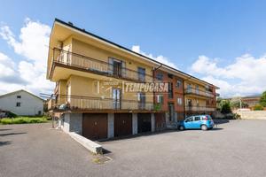 TRILOCALE CON BOX CANTINA E TERRENO IN CENTRO FERR