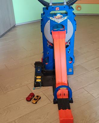 Hot wheels mega garage +2 macchine