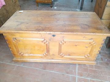 Cassa nuziale / Cassapanca rustica con scarsella