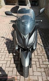 Yamaha xmax 400