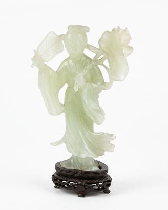 Statuina orientale in giada Divinità con ventaglio