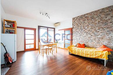 Appartamento di 80 m² con 3 locali e box auto a Ce