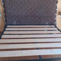 letto matrimoniale con testiera