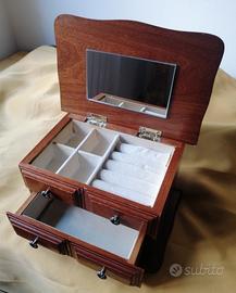 Scatola portagioie in legno massello con carillon 