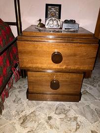 coppia comodini in legno massello anni 70