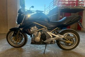 Moto Kawasaki ER6N