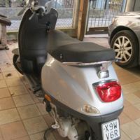 Piaggio Vespa 50 LX 4 T. Come nuova - 2012