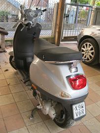 Piaggio Vespa 50 LX 4 T. Come nuova - 2012