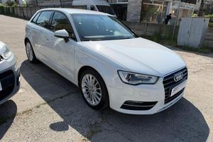 AUDI A3 1.6 TDI AUTOMATICA S TRONIC