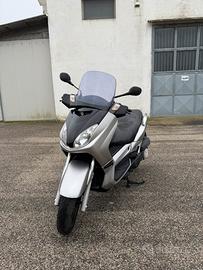 Yamaha XMax 250