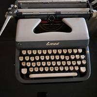 Macchina da scrivere 