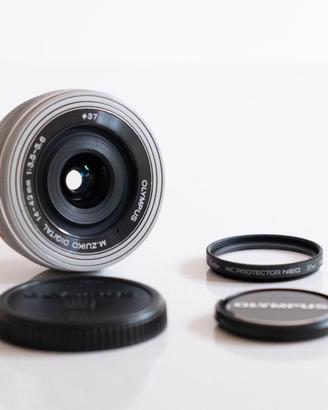 Olympus M.Zuiko Digital ED 14-42 mm F3.5-5.6 EZ