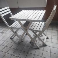 Tavolino con due sedie legno color bianco