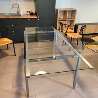 Tavolo di vetro 